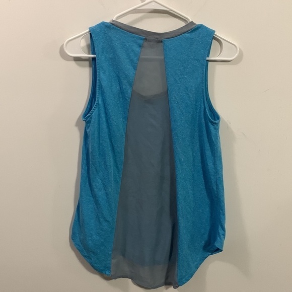 Bongo Butterfly Tank top, Size Medium, sheer section in back. Good condition - Picture 4 of 7